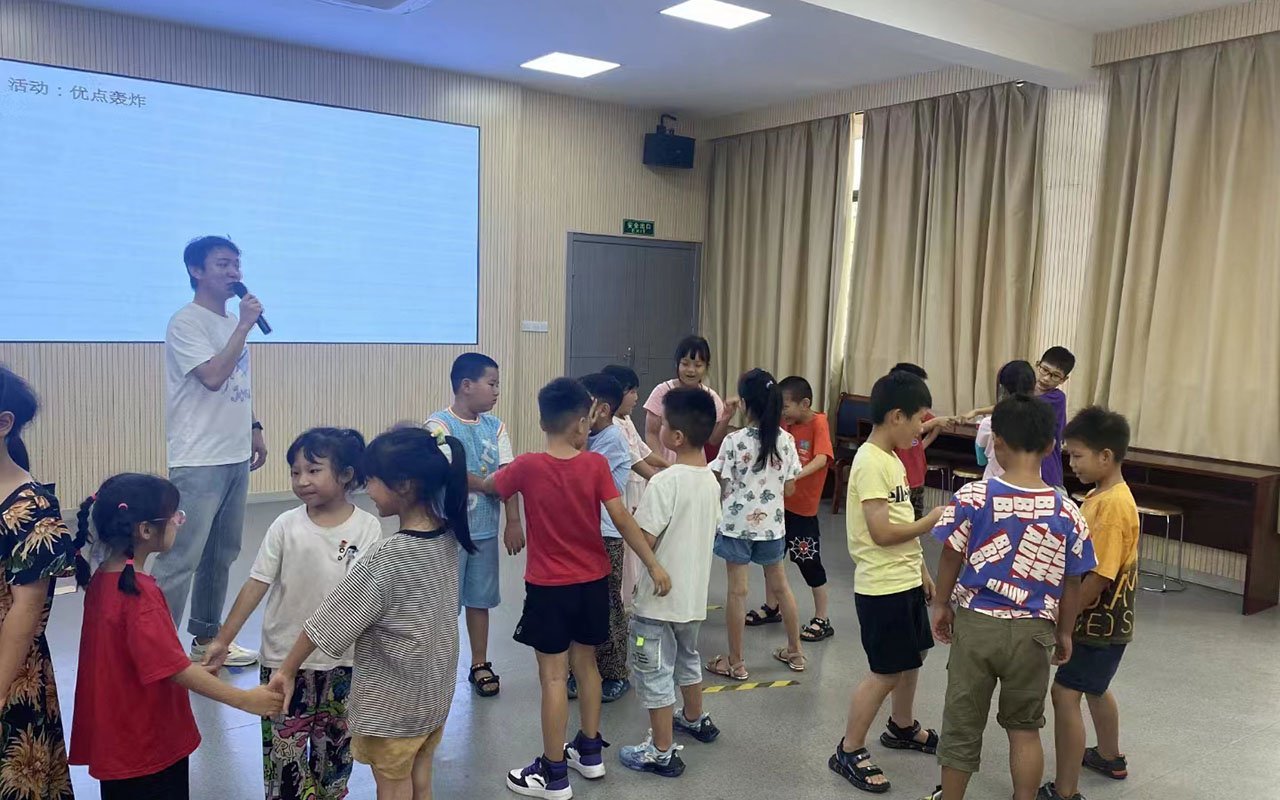 坡头龙观乡中心学校